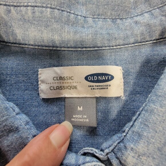 Old Navy Size M Classic Button Down Chambray Blue Long Sleeve Top, EUC - Picture 11 of 13